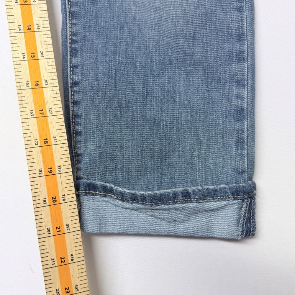 Signature Levi Strauss Gold Mid-Rise Capri Jeans Blue Medium Wash 12 W31 - Picture 9 of 10
